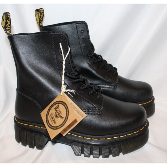 DR. MARTENS WOMEN'S AUDRICK 8 EYE PLATFORM LACE UP COMBAT BOOTS sz 8 BLACK NEW - Picture 1 of 6